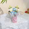 Ramo de Flores de Lana en un Cubo Abrazo, Regalo Hecho a Mano para Mejor Amiga, Ramo de Flores Pomposas, Ramo de Regalo para el Día de San Valentín y el Día del Maestro