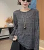 Camiseta Feminina Manga Longa Gola Redonda, Moda Outono 2026 Nova, Estampa Geométrica Única, Estilosa, Versátil, Camiseta Básica Emagrecedora