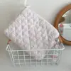 Bolsa de Cosméticos Acolchada a Cuadros Bolsa de Almacenamiento de Cosméticos de Gran Capacidad Bolsa de Tocador Portátil Linda Bolso de Mano para la Muñeca de Algodón