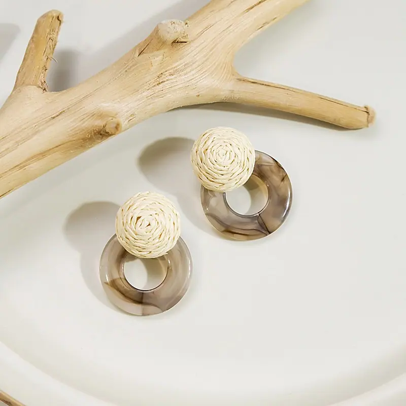 E2082-4
