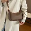 Bolso cruzado de hombro para mujer 2026 Invierno Nuevo con Colgante, Bolso Pequeño de Caballo, Lujo Ligero, Moderno y Sencillo