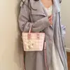 Bolso Pequeño Nuevo de Verano para Mujer, Patrón a Cuadros, Alto Valor Estético, Bolso Cruzado Personalizado para Hombro, Bolso Cubo de Mano de Moda