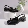 Sandálias femininas estilo retrô francês de uma tira com bico fechado, sapatos Mary Jane com salto grosso e bico quadrado, modelo versátil preto novo para primavera-verão