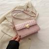 Textura de color sólido hilo de bordado de diamante suave bolsa pequeña con forma de corazón de durazno para mujer 2024 nuevo bolso bandolera de un hombro bolso cuadrado pequeño versión coreana