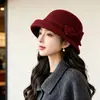 Chapéu de Feltro de Lã Outono Inverno Chapéu de Balde Feminino Chapéu Bowler Francês Retrô Chapéu de Equitação Temperamento Elegante Chapéu Quente de Presente para Mãe Venda por Atacado