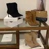 Botas de tornozelo femininas estilo coreano retrô, bico fino, salto agulha, com franzidos, nova coleção outono/inverno, botas curtas de camurça de salto alto, botas de cano curto justas