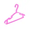 Percha de plástico para ropa de niños lisa para el hogar bebé percha para ropa de bebé tienda de ropa para niños percha color caramelo soporte para ropa en stock
