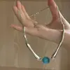 Colar de Metal Azul Pedra Olho de Gato Luxo Leve 2025 Novo Nicho Versátil Doce e Cool Colar Corrente de Clavícula Elegante da Moda