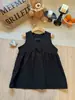 Top Regata Preto Decote V Sem Mangas Camisa de Boneca, Nova Moda de Verão, Design Solto, Top Único com Alças