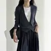 Top de punto gris estilo coreano para mujer, de manga larga y cuello en V, con diseño de dos piezas falso, para otoño, elegante y ajustado, adecuado para usar solo o como capa base