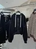[Recomendación Destacada] Yuran 26 Nueva Colección de Principios de Primavera: Conjunto de Sudadera de Punto de Algodón Tencel Amigable con la Piel y Pantalones Deportivos de Cintura Elástica