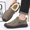 Novos sapatos de inverno masculinos de algodão, quentes e forrados com fleece, com solas grossas para conforto, perfeitos para clima com neve e versáteis para várias roupas.