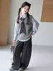 Conjunto de tres piezas de camisa de punto estilo preppy para niñas, nueva colección otoño 2026, para niños mayores, pantalones de trabajo, conjunto de atuendo de otoño