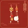 Pendientes de felpa de danza del león de moda para mujer, nuevo estilo 2026, aspecto de alta gama, perfectos para invierno.