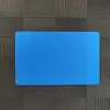 Tarjeta de presentación de aluminio en blanco de color metálico, tarjeta de membresía, tarjeta de regalo, tarjeta de felicitación de 0,8 mm de grosor, letras de tarjeta negras en polvo azul dorado