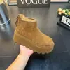 Botas da Moda de Solado Grosso Femininas 2026 Tendência Estilosas Fashionáveis Novo Estilo Outono Inverno Versáteis Botas de Cano Curto Botas Casuais de Cano Baixo