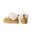 Botas de nieve cálidas con suela gruesa, que aumentan la altura y forro de felpa para mujer, nuevo estilo de invierno 2026, zapatos esponjosos, botas de algodón estilo Noreste para mujer