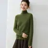 Bai Cai Rong Outono Inverno Novo Suéter Feminino de Caxemira Bainha Enrolada Gola Alta Tricô Quente Luxo Leve Quente Macio Fofo Suéter