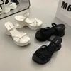 Casaco da Moda, Simples e Versátil Que Pode Ser Combinado com Saias, Chinelos Casuais Slip-On para Mulheres, Antiderrapantes com Solado Grosso, Versáteis, Sandálias de Alta Qualidade