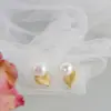 Nafu Pavilion Joias de Prata Atacado Moda Luxo Leve Pequenos Brincos de Tarraxa em Prata de Lei 925 Incrustados com Pérola Natural de Água Doce Brincos de Tarraxa Banhados a Ouro