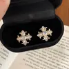 Brincos Exquisitos em Forma de Cruz com Zircônia, Tendência de Moda de Alto Padrão, Estilo de Luxo Leve, Joia de Mão Simples Versátil para o Dia a Dia para Mulheres