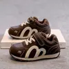 Zapatillas Deportivas Casuales para Niños 2026 Nuevo Estilo Felpa Adicional Temporada Otoño e Invierno Suela Suave Zapatos de Entrenamiento Alemán Unisex para Niños Ligeros Zapatos Forrest Gump