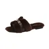 Zapatillas de felpa estilo H para Otoño 2026, zapatos de algodón, zapatillas de felpa para mujer talla grande con pequeña hebilla dorada, zapatos de felpa de invierno para mujer para usar en exteriores