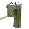 Novo conjunto de verão para tamanhos grandes: top de manga curta e calça comprida casual de cintura alta, adequado para uso ao ar livre, conjunto feminino de modal para casa