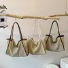 Bolsa de Palha Tecida Grande Capacidade Estilo Férias na Praia Europeu e Americano, Leve, Nova para o Verão 2026, Bolsa de Mão, Sacola de Ombro