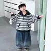 Conjunto de Sudadera con Capucha Otoño para Niños Niños 2026 Nuevo Niños Bebé Estilo Coreano Niño Travieso Fresco Moderno Rayado con Capucha
