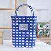 Bolsa Tejida de Plástico para la Celebración del Internet Tailandés 2025 Bolso de Mano Cesta con Bolsa Tejida Color de Contraste Cuadros Bolso de Playa de Nicho para Vacaciones