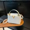 Bolsa Cuadrada Pequeña para Mujer Diseño de Nicho Nuevo Otoño 2025 Moda Personalidad Estilo Occidental Retro Casual Bolso de Hombro Cruzado