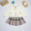 Conjunto de Suéter de Tricô para Meninas 2026 Outono/Inverno Novo Estilo Coreano Cardigã Bordado Infantil Saia Xadrez Conjunto de Duas Peças Transfronteiriço