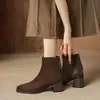 Botines Retro de Gamuza con Punta Cuadrada y Tacón Grueso para Mujer 2026 Otoño/Invierno Nuevos Botines Cortos de Estilo Francés con Temperamento Cremallera Trasera Botas Adelgazantes