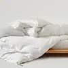 Conjunto de Roupa de Cama Minimalista Estilo Japonês de Alta Qualidade, 80 Fios, Algodão Tencel Lyocell, Capa de Edredom, Lençol, Lençol com Elástico, Conjunto de Quatro Peças, Cor Sólida, Estilo para Todas as Estações