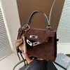 Bolsas Retro de Gamuza de Nicho Otoño e Invierno 2026 Nueva Moda Bolso Cruzado Versátil Bolso de Hombro Único Bolso Kelly