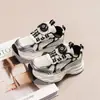 Tênis infantil outono 2024 novo estilo sapatos de malha para meninos sapatos de malha respiráveis para meninas sapatos de pai sola macia tênis de corrida estiloso