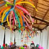 Decoraciones para el Día Nacional y el Festival de Medio Otoño para aulas de kínder: fuegos artificiales coloridos, que inducen dopamina, largos y con forma de globo