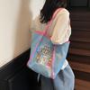Bolsa Tote Bordada de Desenho Animado Fofa para Mulheres 2025 Novo Estilo Estudante Universitária Aula Bolsa de Ombro Axila Grande Capacidade Sacola de Compras