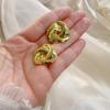 Ins titânio aço 18K ouro aço inoxidável retro tecido sentido com brincos de diamante 2025 nova moda temperamento rede brincos vermelhos