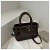 Bolso de Diseño de Nicho Nuevo 2026 para Mujer, Bolso de Hombro para Viajes Diarios, Bolso Cruzado Versátil Simple y Elegante, Moda al por Mayor
