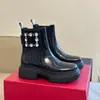 Versão de Canal RV Fivela Quadrada com Strass Botas Curtas Solado Grosso Salto Grosso Aumento de Altura Moda Versátil Botas Chelsea Femininas Outono e Inverno Novo
