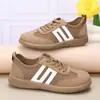 Zapatos Planos Casuales de Malla Transpirable Old Beijing, Cómodos, Antideslizantes, Suela Suave, para Ponerse Fácilmente, Modernos, Zapatos de Entrenamiento Alemanes para Personas de Mediana Edad y Mayores