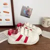 Nuevas zapatillas de entrenamiento gruesas de velcro de estilo chino de nicho originales para mujer, nuevas zapatillas casual versátiles tipo shell para mujer Otoño 2026
