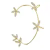 Pinza para oreja de hoja de arce con incrustaciones de diamantes Super Flash Pinza para oreja sin perforación personalidad temperamento moda dulce linda pendientes de hoja pendientes para mujer