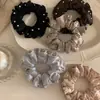 Goma para el pelo tipo moño francés versátil, estilo ballet, pequeña y plisada, con adornos de cuentas, scrunchie delicado