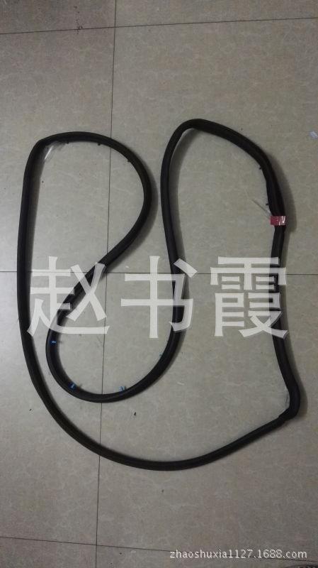 06年凌志LS460左前门密封胶条2