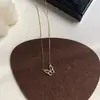 Colar Borboleta Vazada de Diamante Feminino Fashion Elegante Estilo Frio Corrente de Clavícula Elegante Romântico Simples Corrente de Lã