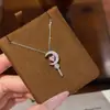 Novo colar de aço titânio com varinha mágica de coração rosa e lua para mulheres, primorosamente cravejado com zircônia, corrente super brilhante para clavícula