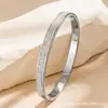 Pulseira de aço inoxidável para meninas alto padrão banho nicho feminino não desbota fecho titânio aço joias joias atacado